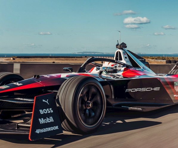 ABB dévoile un chargeur mobile pour la Formule E Saison 9